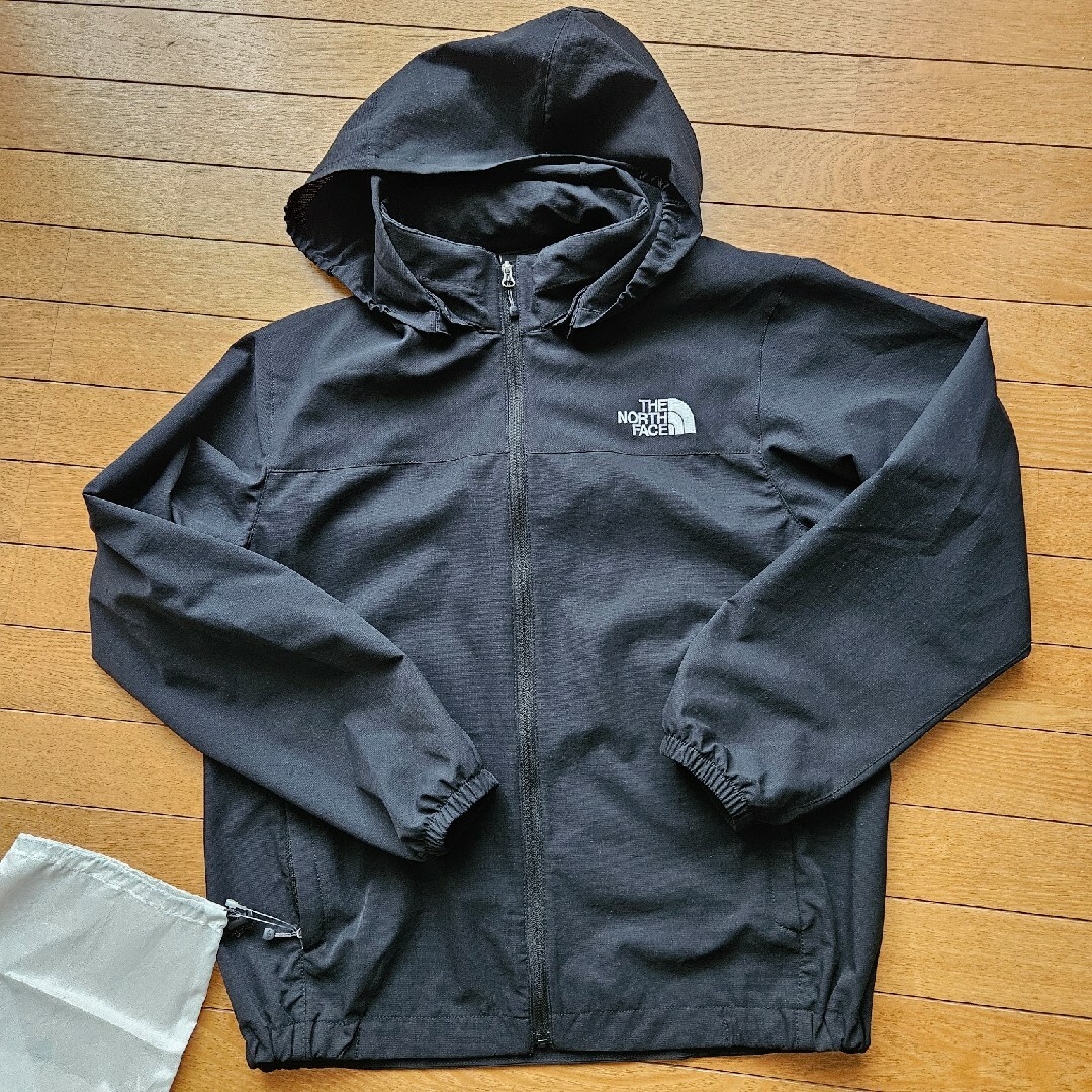 THE NORTH FACE(ザノースフェイス)のノースフェイス黒ジャンパー150 キッズ/ベビー/マタニティのキッズ服男の子用(90cm~)(ジャケット/上着)の商品写真