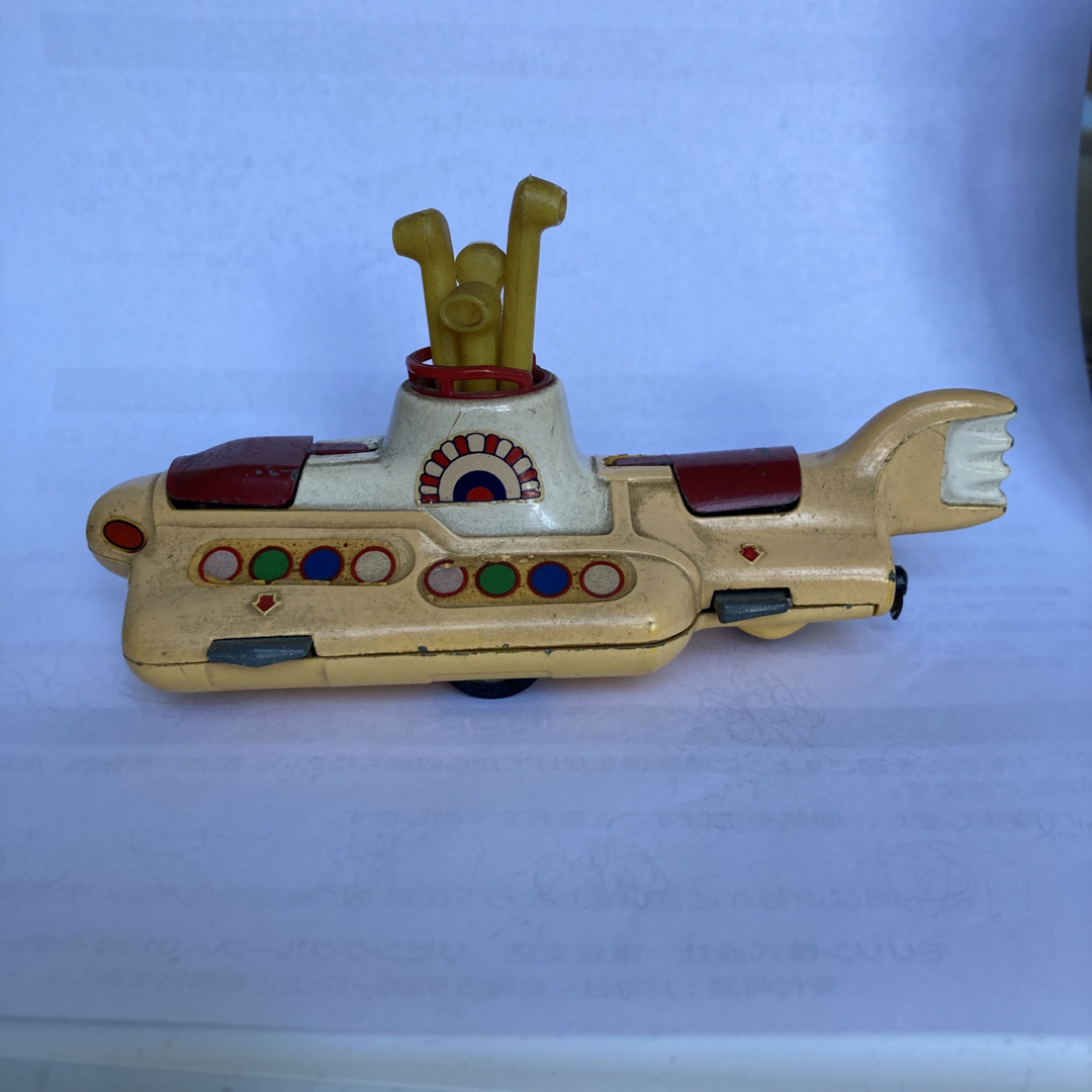 ’70 CORGI TOYS TheBeatles Yell Submarine エンタメ/ホビーのおもちゃ/ぬいぐるみ(ミニカー)の商品写真