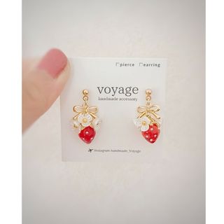 いちご フラワー レッド ピアス イヤリング お花 ハンドメイド(ピアス)