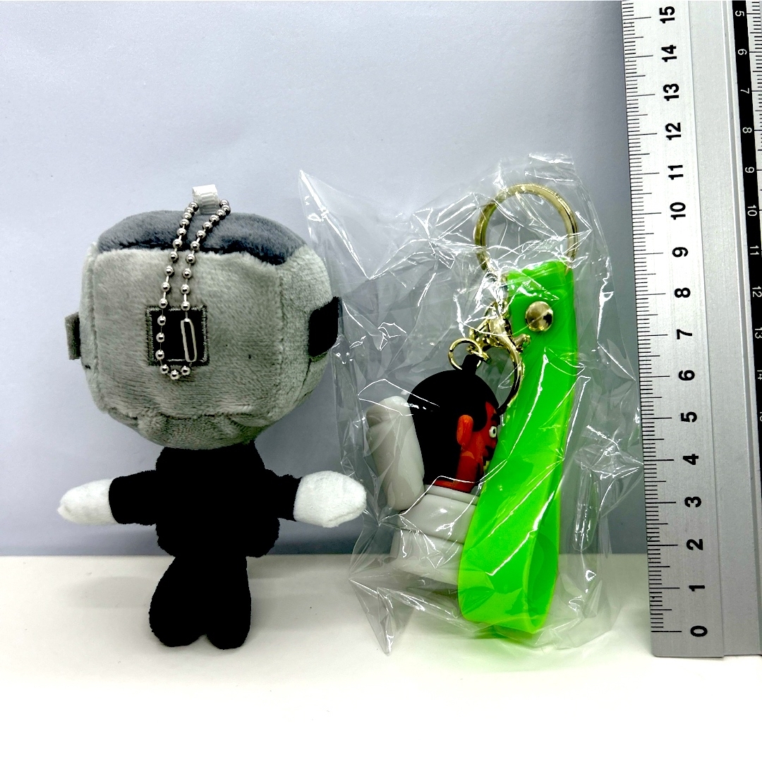 スキビディトイレ Bad Bunny キーホルダー　2点セット エンタメ/ホビーのおもちゃ/ぬいぐるみ(キャラクターグッズ)の商品写真