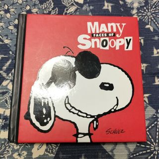 スヌーピー　英語　Many Faces of Snoopy　ピーナッツ(洋書)