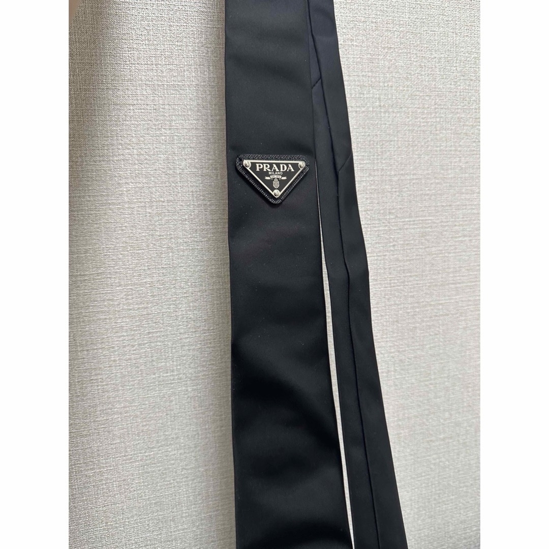 PRADA(プラダ)の PRADA プラダ ナイロンギャバロゴプレート ネクタイ Re-Nylon メンズのファッション小物(ネクタイ)の商品写真
