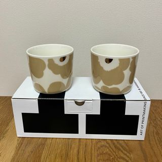 マリメッコ(marimekko)のマリメッコ　ラテマグ　ベージュシルバー　ペア(グラス/カップ)