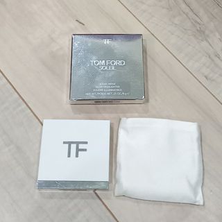 トムフォードビューティ(TOM FORD BEAUTY)のトムフォード　美品　パウダーハイライト(フェイスパウダー)