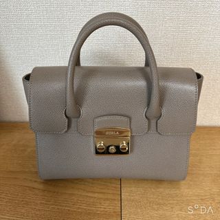 フルラ(Furla)のフルラ　ショルダーバッグ グレージュ(ショルダーバッグ)