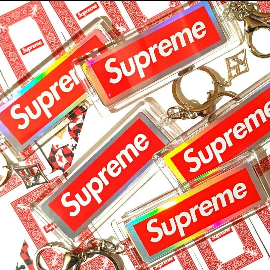 Supreme(シュプリーム)の⭐Supremeホログラムトランプ２枚と、トランプチャーム付キーホルダー　12 メンズのファッション小物(キーホルダー)の商品写真