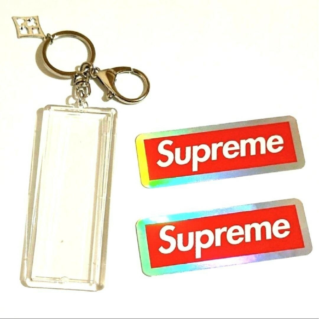 Supreme(シュプリーム)の⭐Supremeホログラムトランプ２枚と、トランプチャーム付キーホルダー　12 メンズのファッション小物(キーホルダー)の商品写真