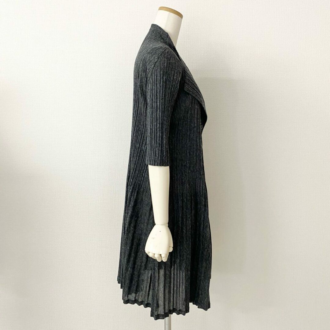 PLEATS PLEASE ISSEY MIYAKE(プリーツプリーズイッセイミヤケ)の9d9 《美品》 PLEATS PLEASE プリーツプリーズ PP33-JA601 リネン混 麻 ロングカーディガン 羽織 ロングコート 3 グレー レディース レディースのトップス(カーディガン)の商品写真