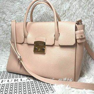 フルラ(Furla)の美品✨フルラ　ハンドバッグ メトロポリスサッチェル ピンク レザー　A4収納可能(ショルダーバッグ)