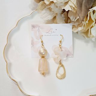 No...85♡アシメ　ナチュラルcolor　上品/大人可愛いピアス/イヤリング(ピアス)