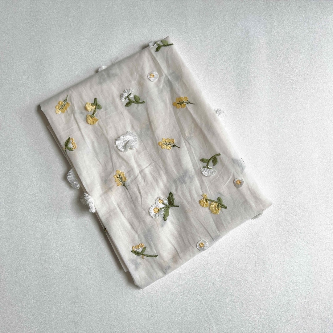 立体刺繍生地（Spring Flower）　韓国生地 ハンドメイドの素材/材料(生地/糸)の商品写真