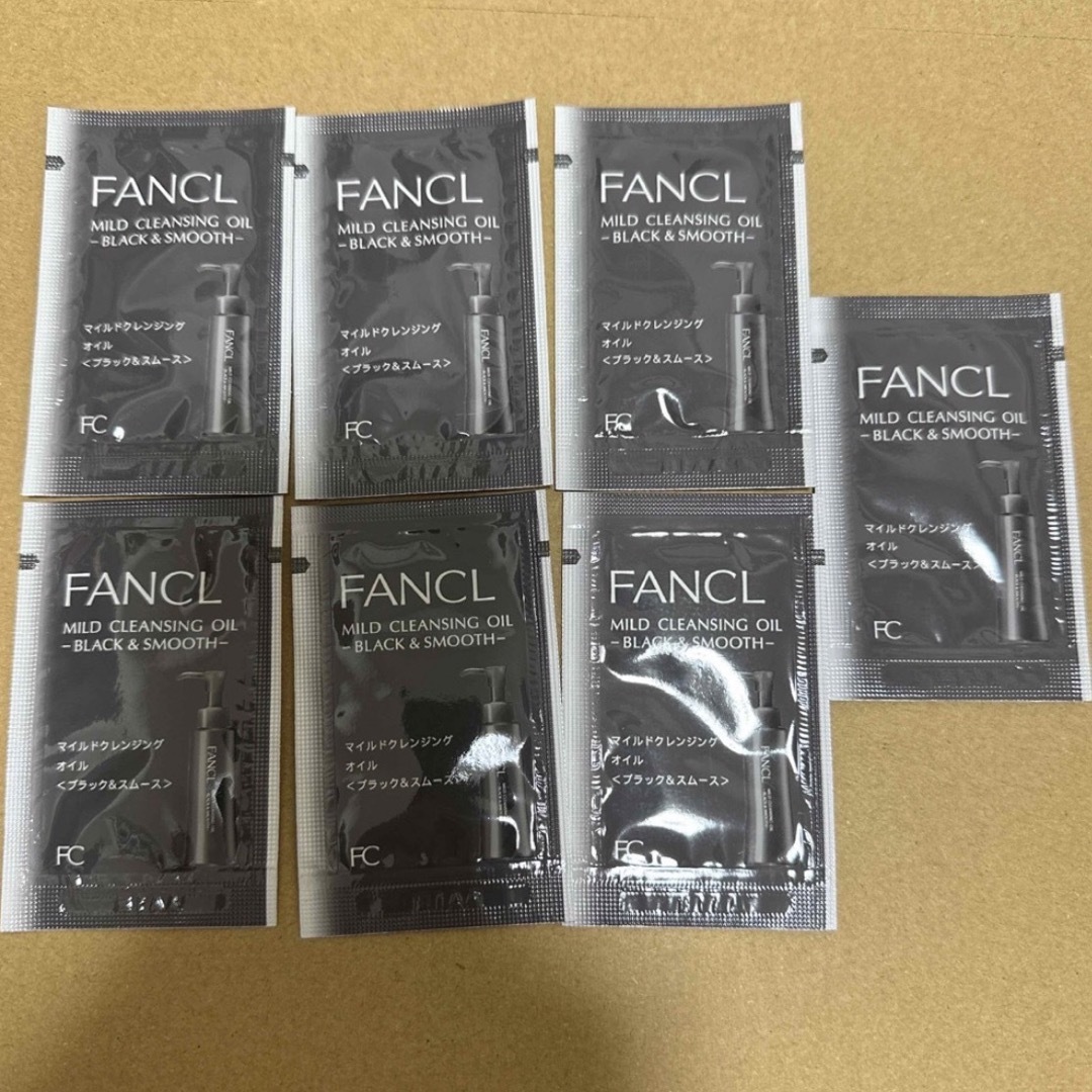 FANCL(ファンケル)のファンケル　マイルドクレンジングオイル　ブラック　サンプル　7回分 コスメ/美容のスキンケア/基礎化粧品(クレンジング/メイク落とし)の商品写真