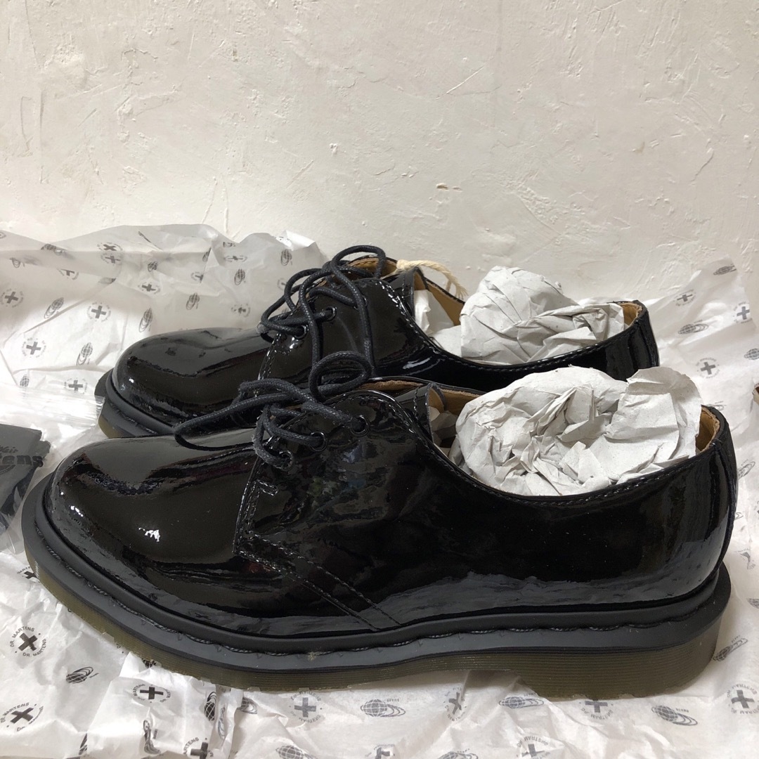 Dr.Martens(ドクターマーチン)の新品　ドクターマーチン × ビームス PATENT LAMPER 3eye sp レディースの靴/シューズ(ローファー/革靴)の商品写真