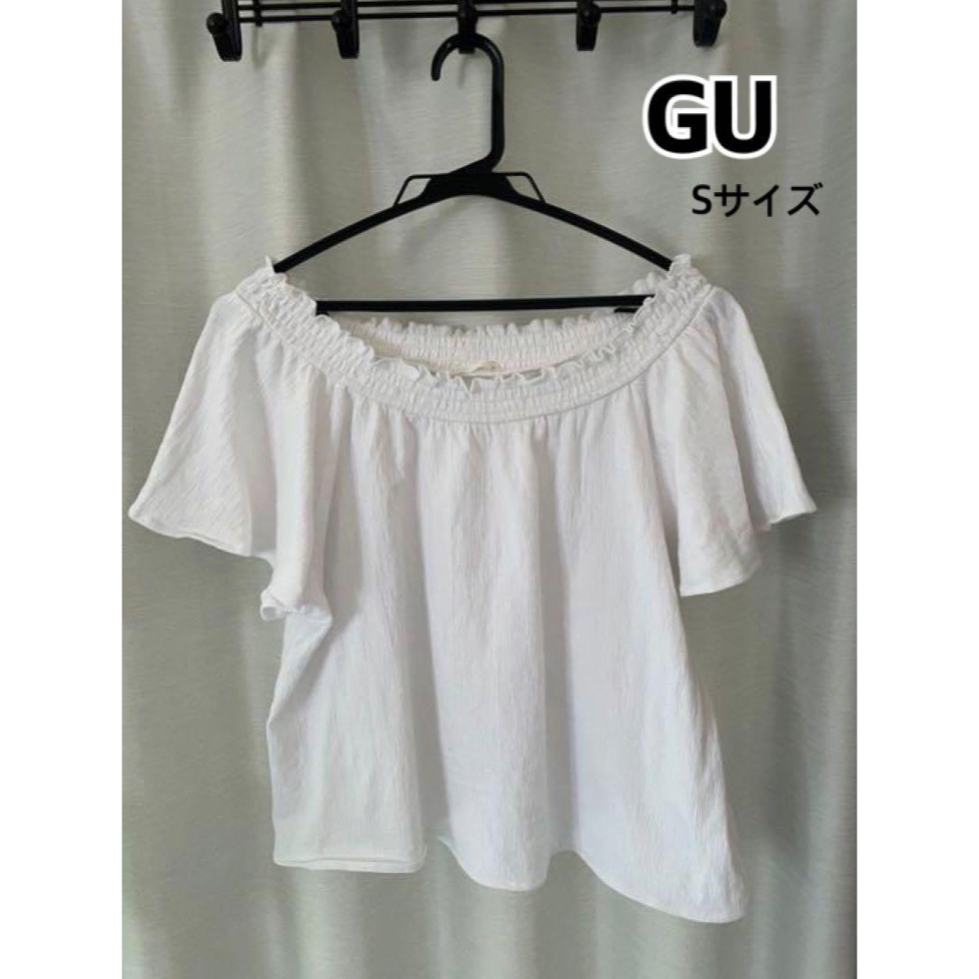 GU(ジーユー)のGU  ジーユー　オフショルダー ブラウス トップス 夏服 レディーストップス レディースのトップス(カットソー(半袖/袖なし))の商品写真