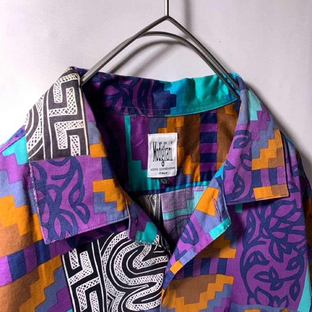 90s イタリア製 レトロ古着 オープンカラー アロハシャツ 幾何学 サイケ 紫 メンズのトップス(シャツ)の商品写真