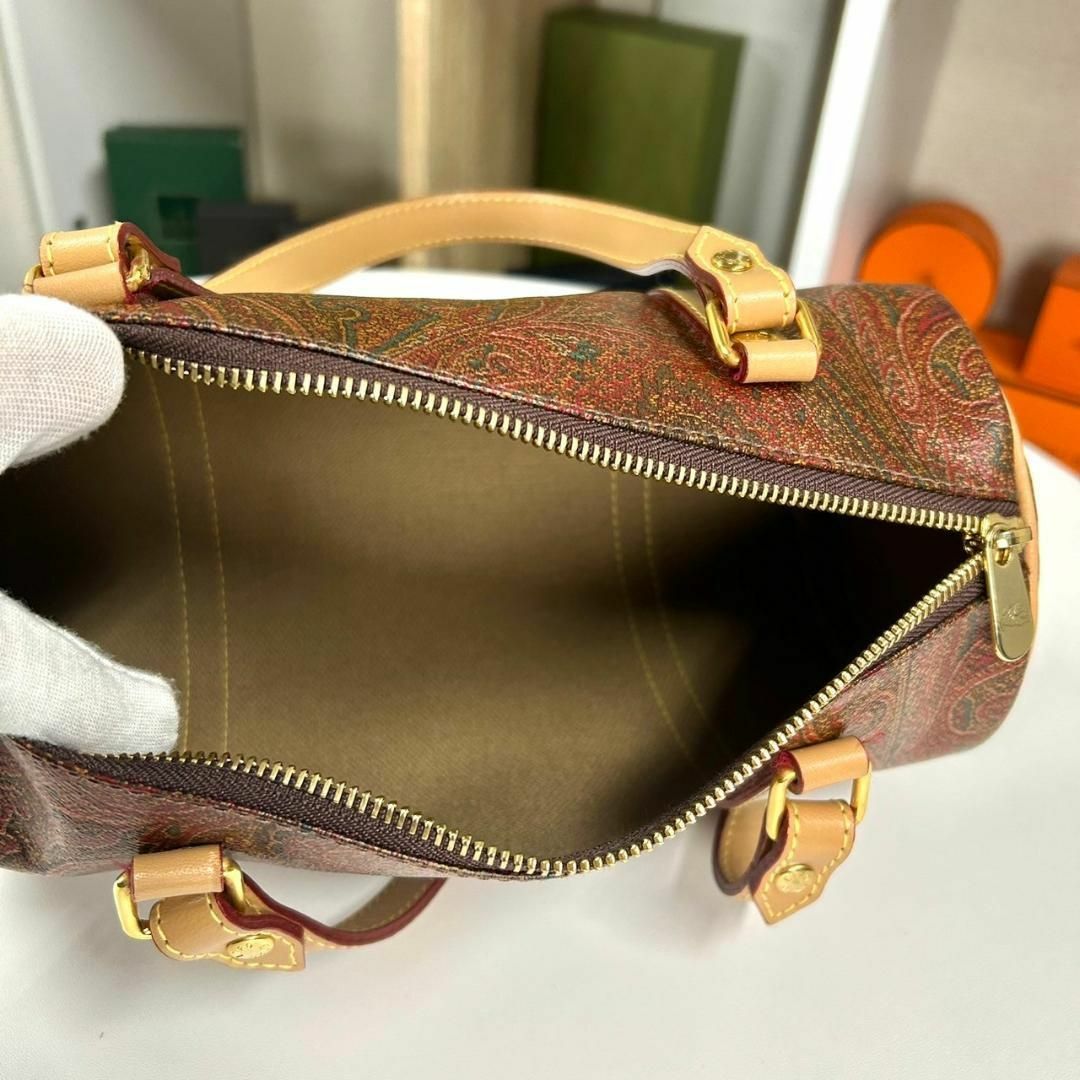 ETRO(エトロ)の新品 イタリア製 ETRO ハンドバッグ  筒形 ペイズリー柄 レザー レディースのバッグ(ハンドバッグ)の商品写真