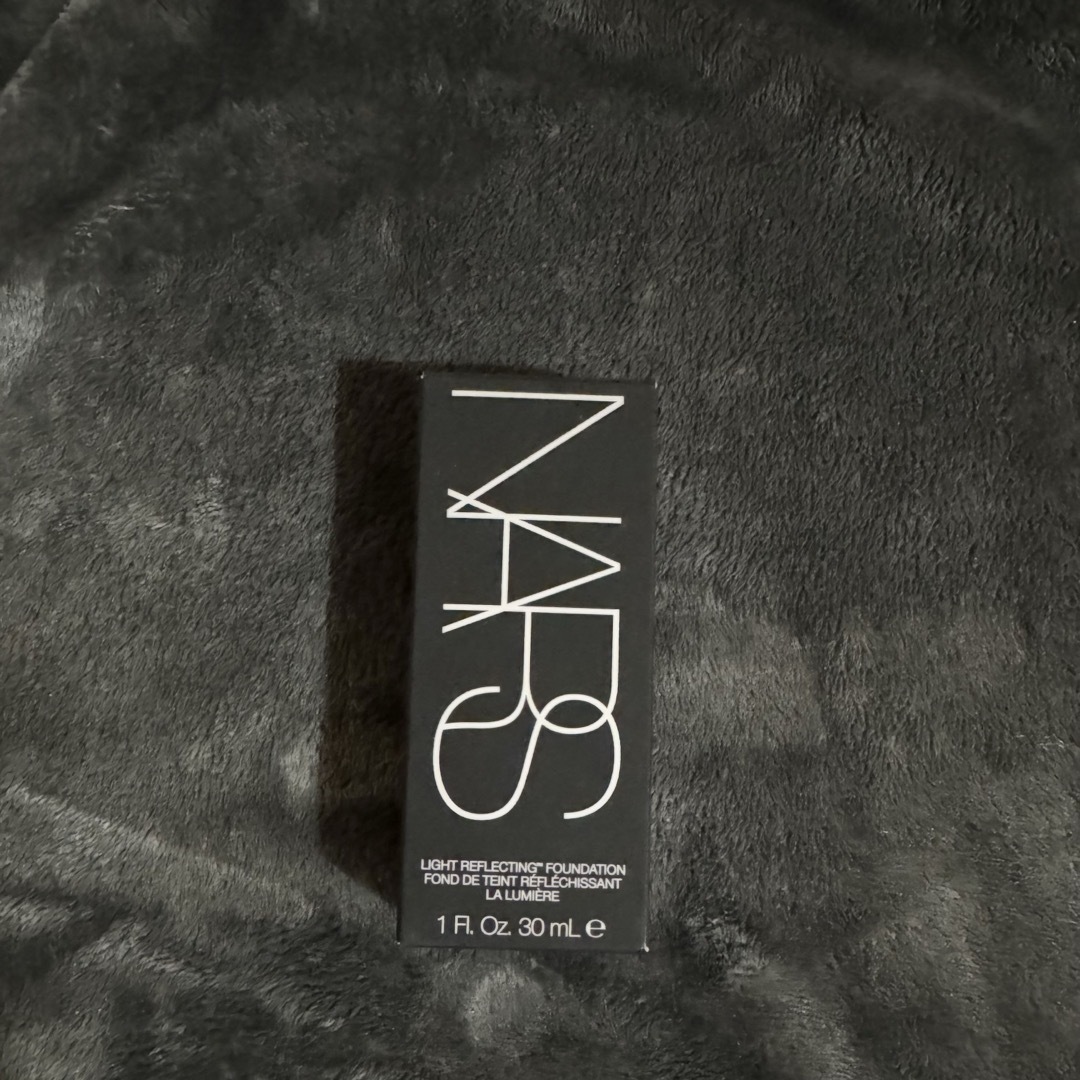 NARS(ナーズ)のNARS ライトリフレクティング ファンデーション コスメ/美容のベースメイク/化粧品(ファンデーション)の商品写真