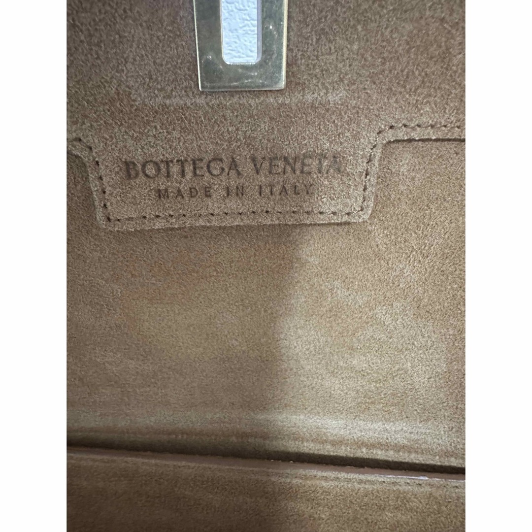 Bottega Veneta(ボッテガヴェネタ)の新品・未使用【BOTTEGA VENETA】BV ANGL ショルダーバッグ レディースのバッグ(ショルダーバッグ)の商品写真