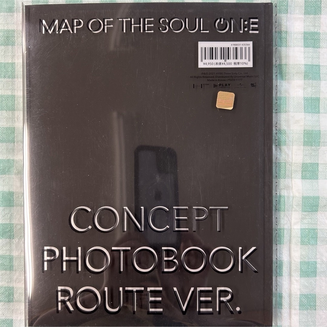 防弾少年団(BTS)(ボウダンショウネンダン)の中古『MOS ON:E CONCEPT PHOTOBOOK (ROUTE VER エンタメ/ホビーの本(アート/エンタメ)の商品写真