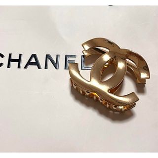 シャネル(CHANEL)のノベルティ　ヘアクリップ　ゴールド　早い者勝ち！(バレッタ/ヘアクリップ)