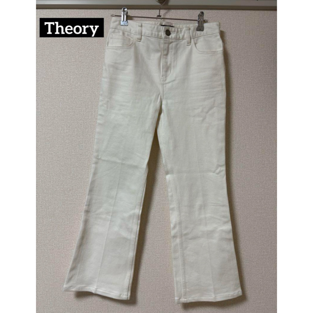 theory(セオリー)のTheoryセオリー　カジュアルパンツ　白　ホワイト　デニム　クラシック レディースのパンツ(デニム/ジーンズ)の商品写真