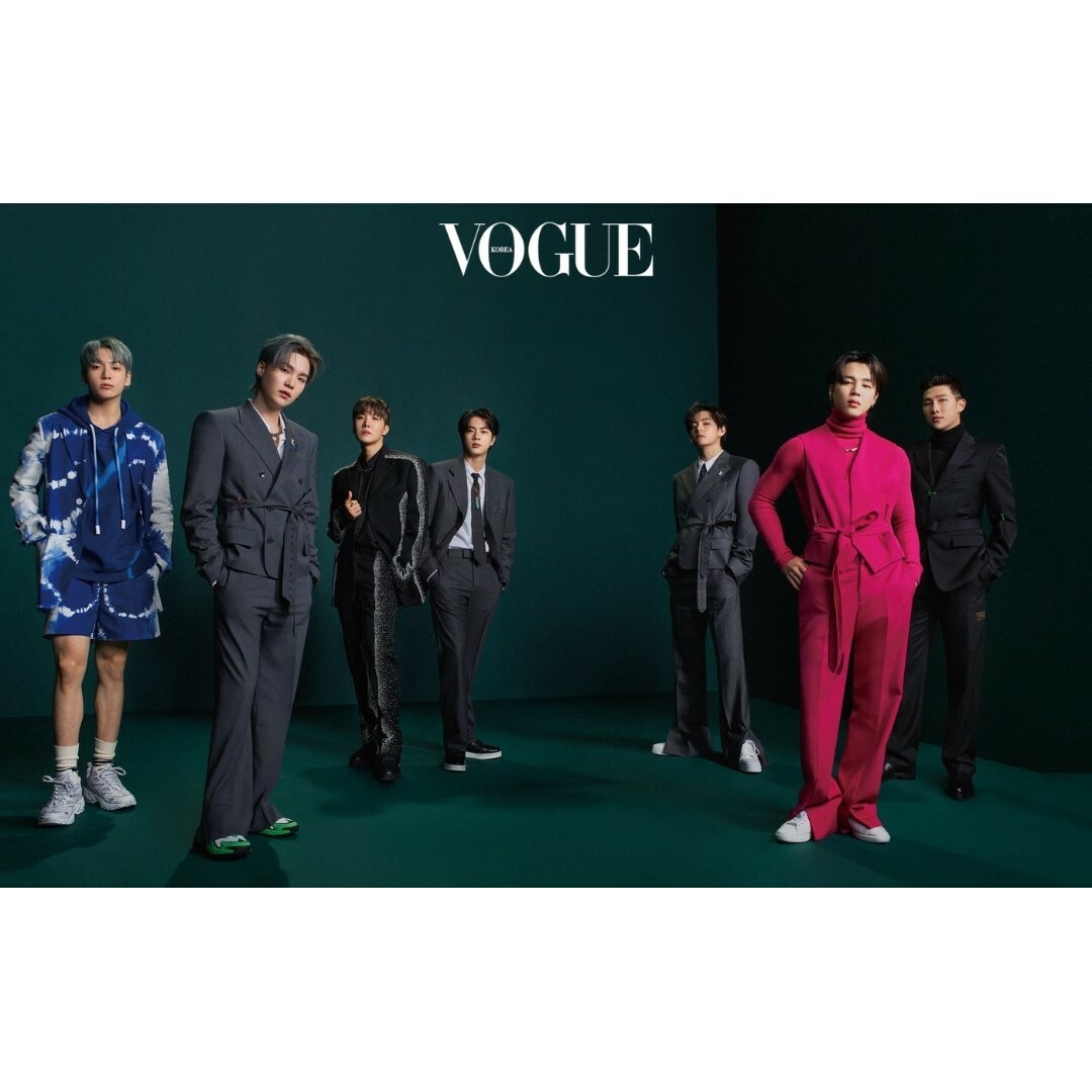 防弾少年団(BTS)(ボウダンショウネンダン)の新品 未読 VOGUE KOREA BTS 和訳付き 2022年1月号 ジミン エンタメ/ホビーの雑誌(アート/エンタメ/ホビー)の商品写真