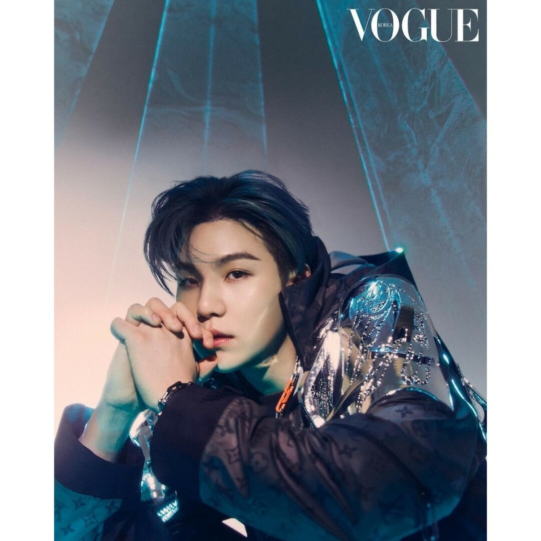 防弾少年団(BTS)(ボウダンショウネンダン)の新品 未読 VOGUE KOREA BTS 和訳付き 2022年1月号 ジミン エンタメ/ホビーの雑誌(アート/エンタメ/ホビー)の商品写真