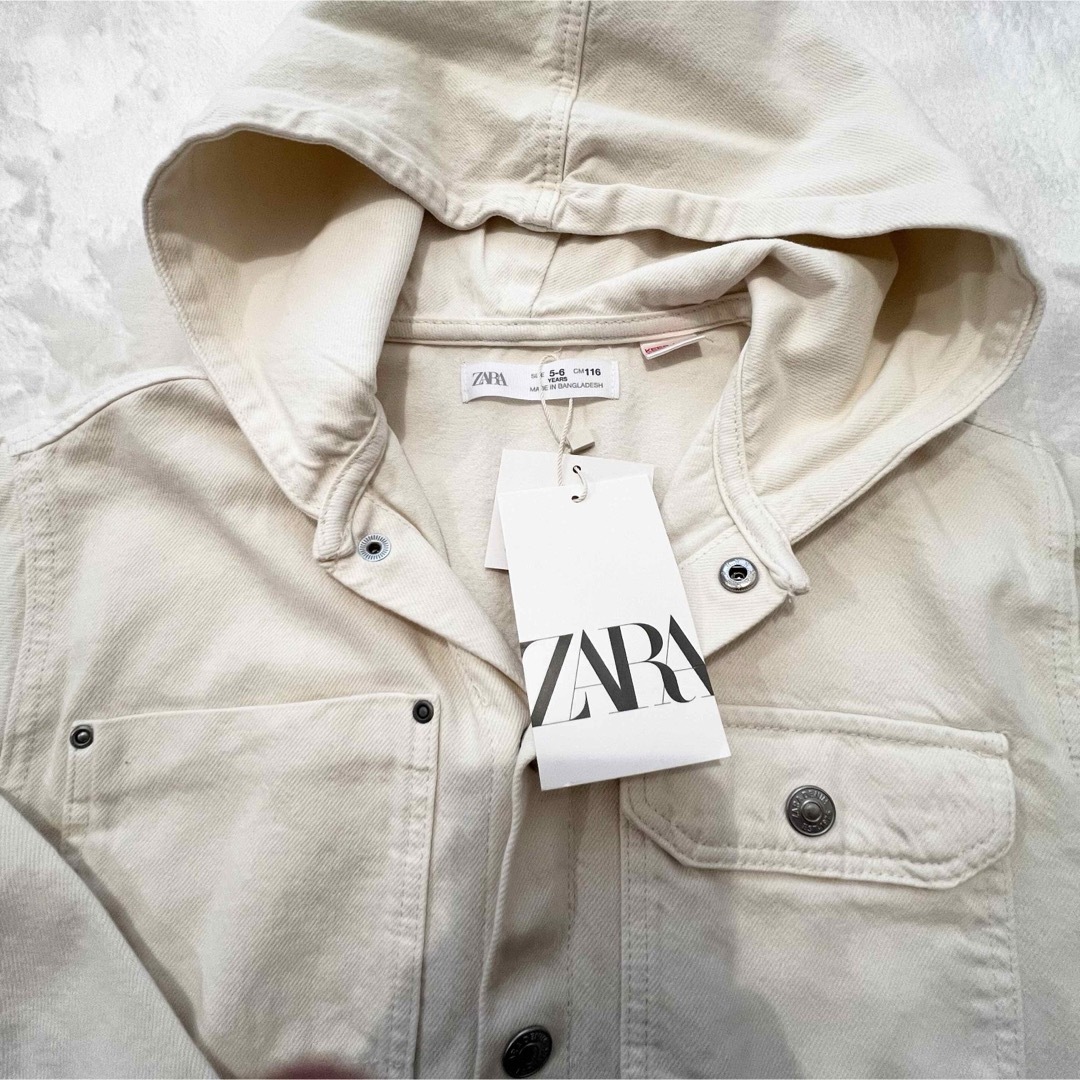 ZARA KIDS(ザラキッズ)の新品　ZARA ザラキッズ　フード　デニム ジャケット 116 110 120 キッズ/ベビー/マタニティのキッズ服男の子用(90cm~)(ジャケット/上着)の商品写真