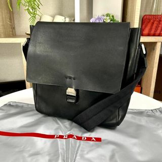 プラダ(PRADA)の美品 PRADA ショルダーバッグ レザー シルバー金具(ショルダーバッグ)