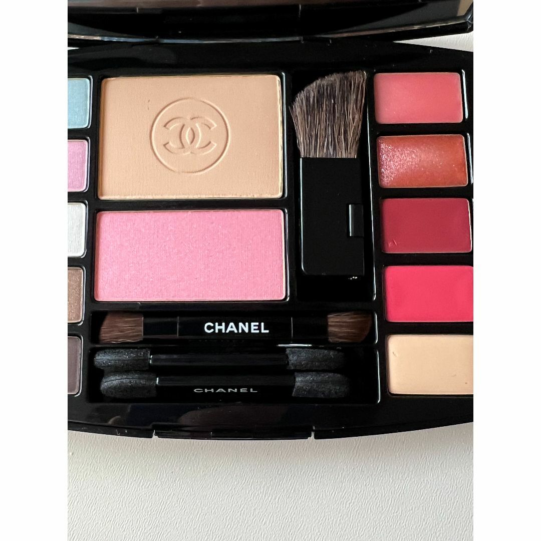 CHANEL シャネル トラベル メイクアップ パレット アルティチュード 美品 CHANEL シャネル トラベル メイクアップ パレット アルティチュード 美品