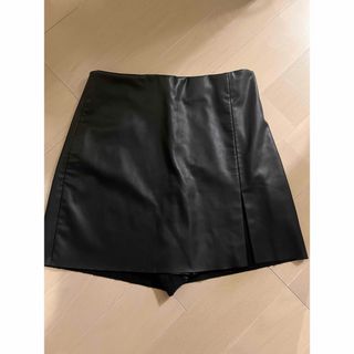 ザラ(ZARA)の【新品未使用】ZARA レザー スカパン(ミニスカート)