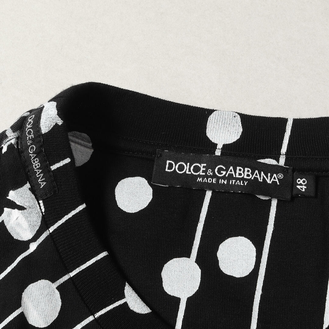 DOLCE&GABBANA(ドルチェアンドガッバーナ)の美品 DOLCE&GABBANA ドルチェ&ガッバーナ Tシャツ サイズ:48 22AW マルチ グラフィック クルーネック 半袖Tシャツ ブラック 黒 イタリア製 トップス カットソー【メンズ】【中古】 メンズのトップス(Tシャツ/カットソー(半袖/袖なし))の商品写真