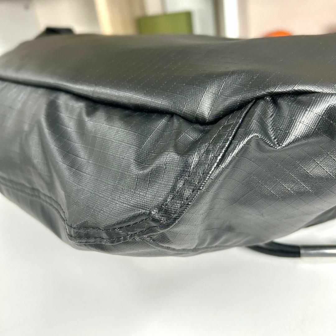 NIKE(ナイキ)の超美品 NIKE ボディバッグ 超大容量 光沢 テック メンズのバッグ(ボディーバッグ)の商品写真