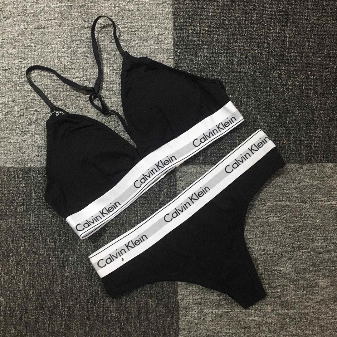 ck Calvin Klein(シーケーカルバンクライン)のカルバンクライン　レディース　上下セット　ブラ&ショーツTバッグ　黒　下着　 L レディースの下着/アンダーウェア(ブラ&ショーツセット)の商品写真