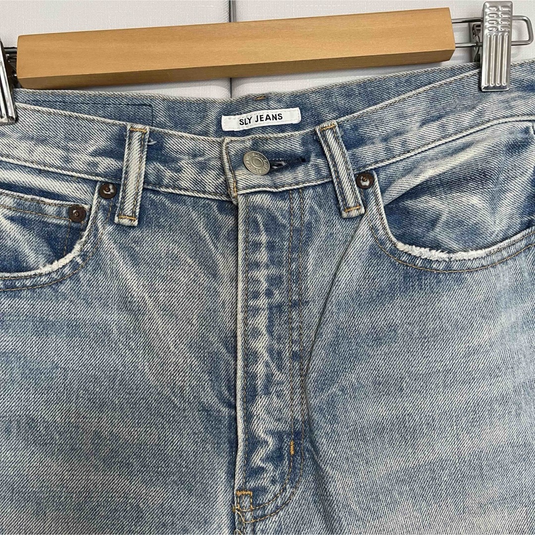 SLY(スライ)のSLY JEANS 美品　ウオッシュ加工 レディースのパンツ(デニム/ジーンズ)の商品写真