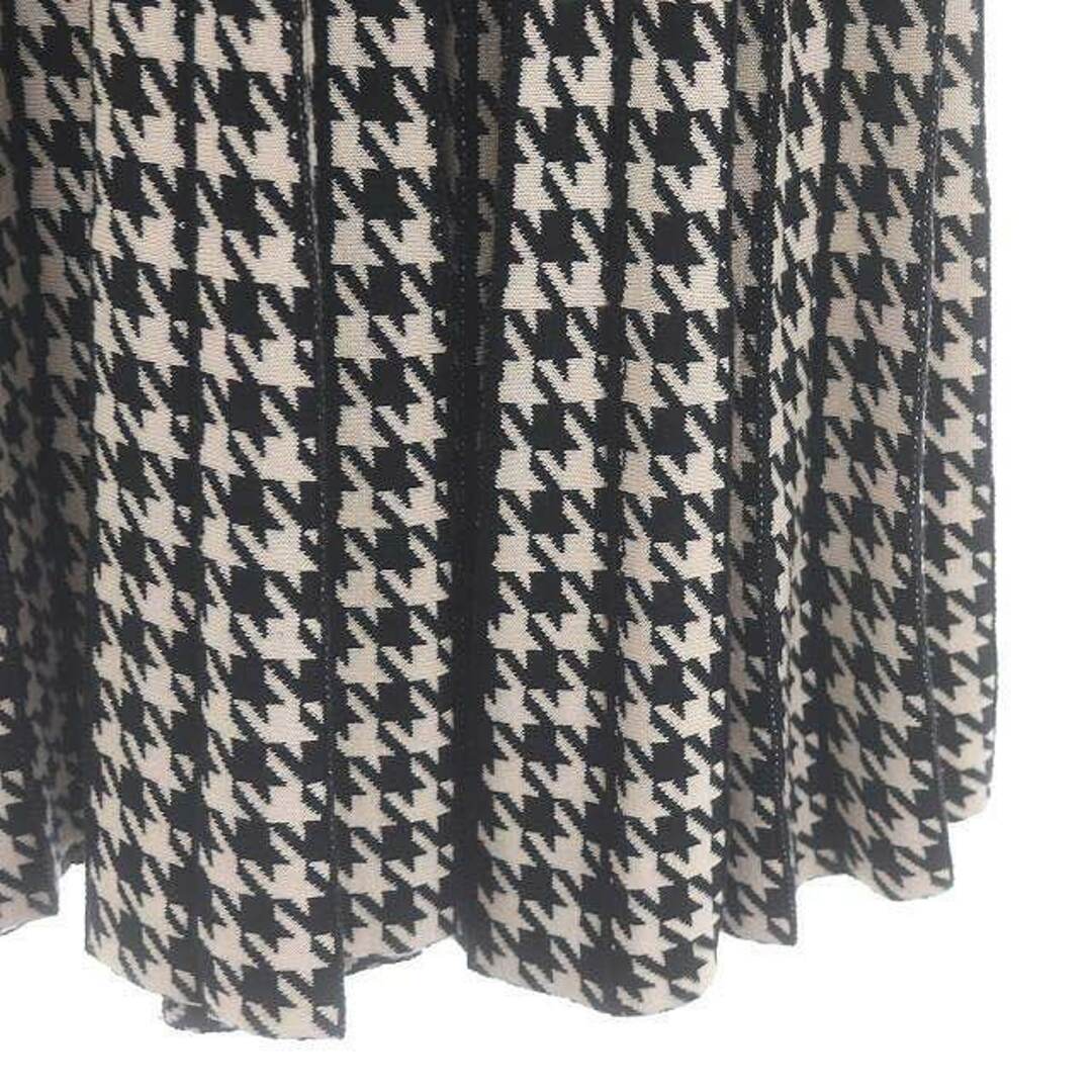TORRAZZO DONNA(トラッゾドンナ)のトラッゾドンナ リバーシブルジャガードスカート ロング丈 千鳥柄 F 黒 白 レディースのスカート(ロングスカート)の商品写真