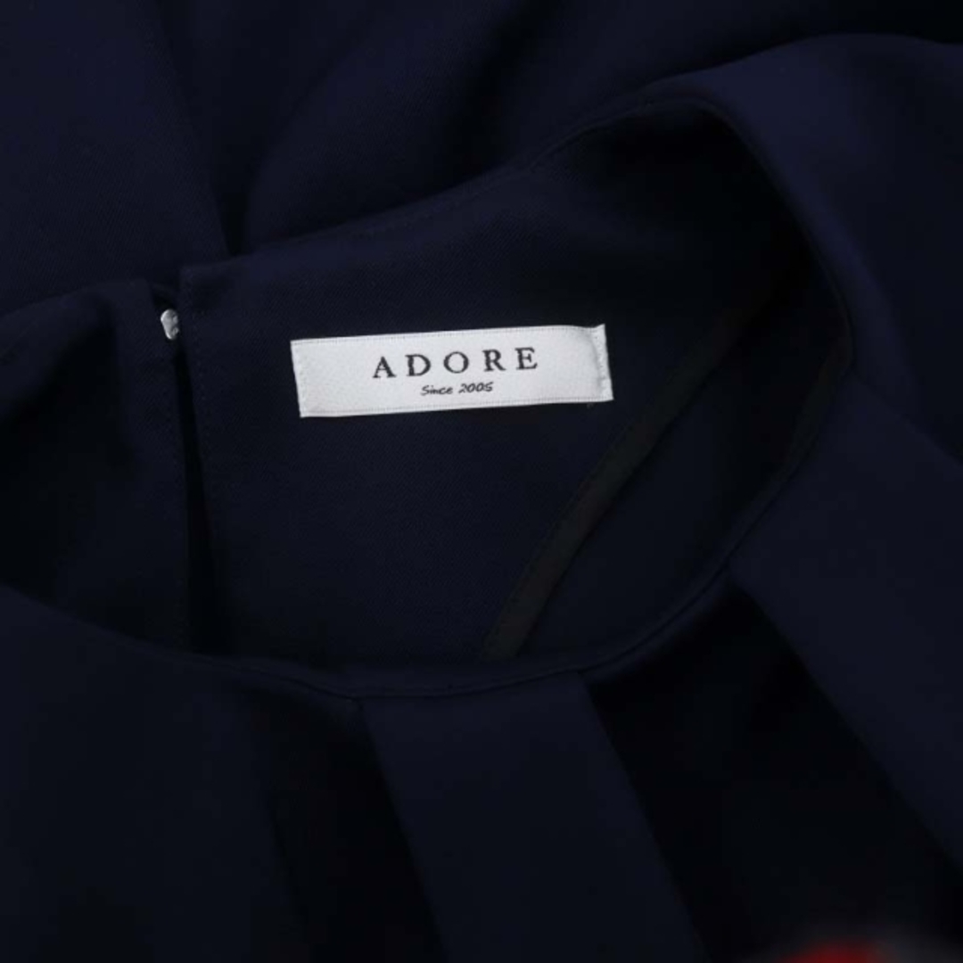 ADORE(アドーア)のアドーア ADORE ハイツイストツイルワンピース ひざ丈 半袖 36 紺 レディースのワンピース(ひざ丈ワンピース)の商品写真