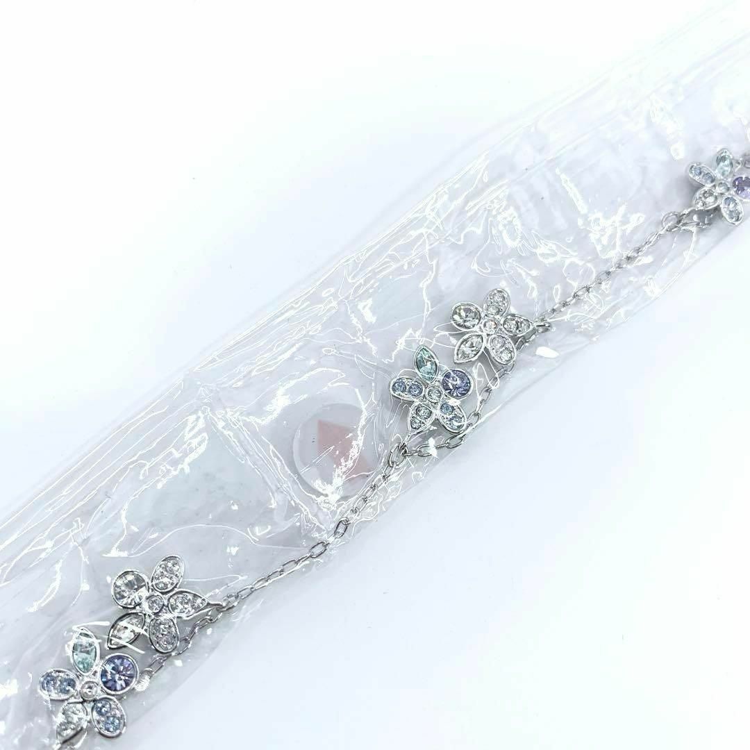 SWAROVSKI(スワロフスキー)の【新品未使用】SWAROVSKI　スワロフスキー　ブレスレット　花　フラワー レディースのアクセサリー(ブレスレット/バングル)の商品写真