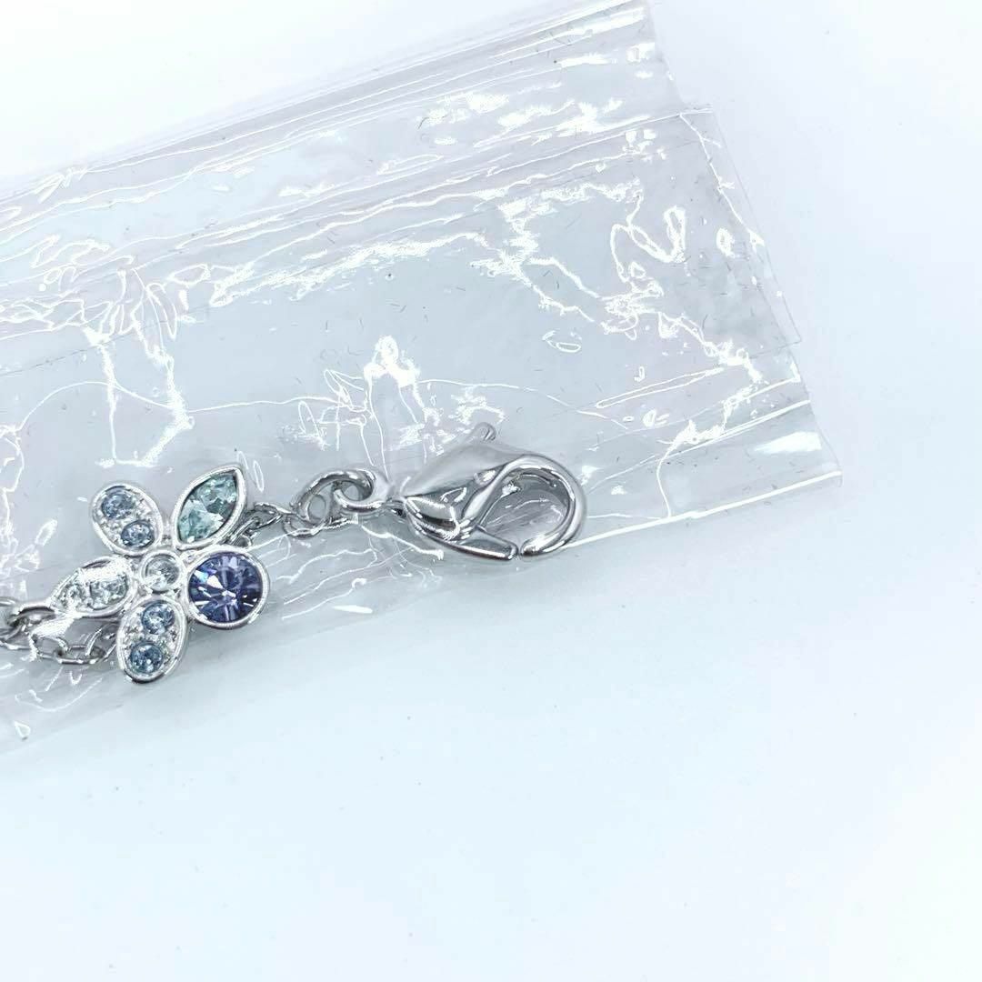 SWAROVSKI(スワロフスキー)の【新品未使用】SWAROVSKI　スワロフスキー　ブレスレット　花　フラワー レディースのアクセサリー(ブレスレット/バングル)の商品写真