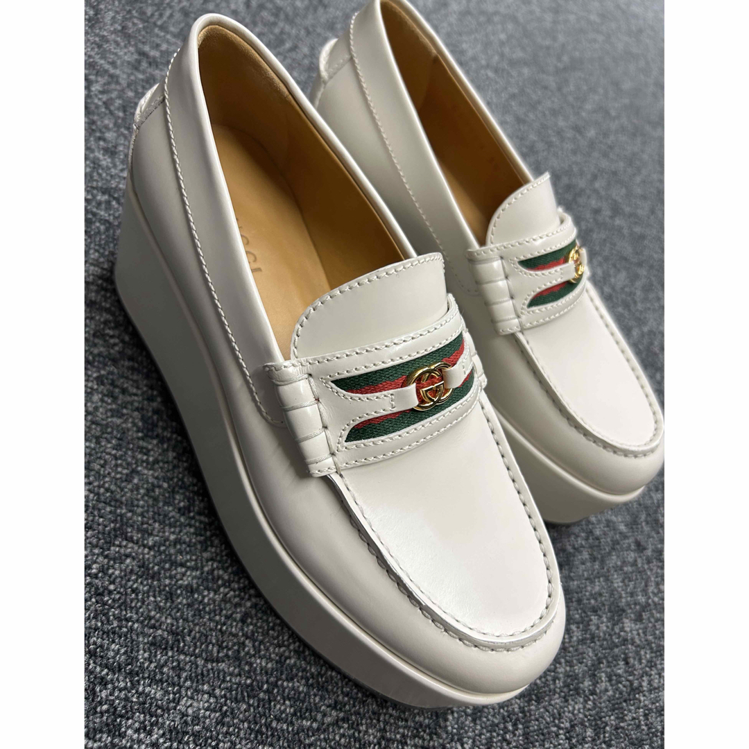 Gucci(グッチ)のウィブシェリーレザーローファ レディースの靴/シューズ(ローファー/革靴)の商品写真