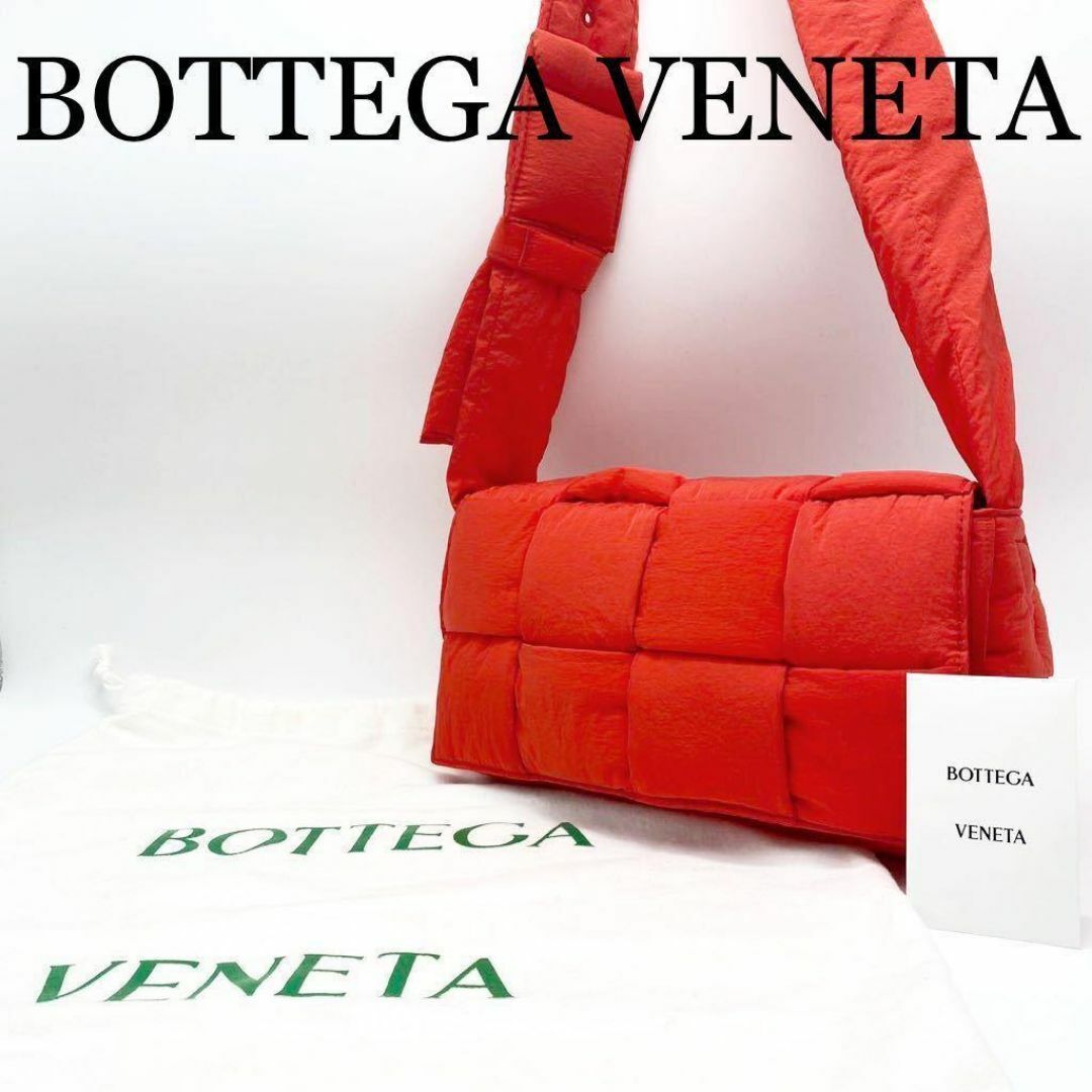 Bottega Veneta(ボッテガヴェネタ)のBOTTEGA VENETA マキシイントレチャートカセット ショルダーバッグ レディースのバッグ(ショルダーバッグ)の商品写真