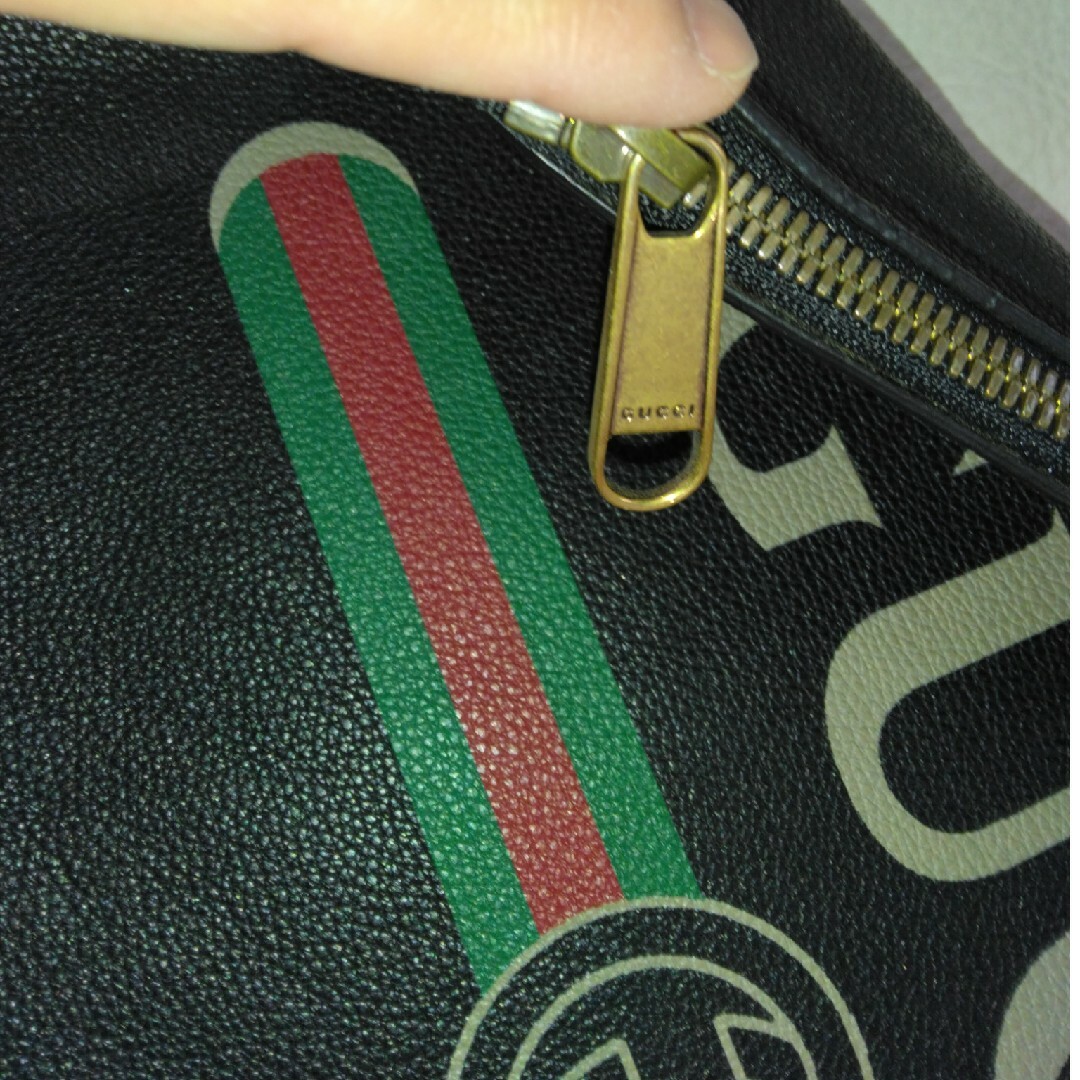 Gucci(グッチ)の美品　GUCCI　国内直営店購入　クラッチバッグ　セカンドバッグ　正規品 メンズのバッグ(セカンドバッグ/クラッチバッグ)の商品写真