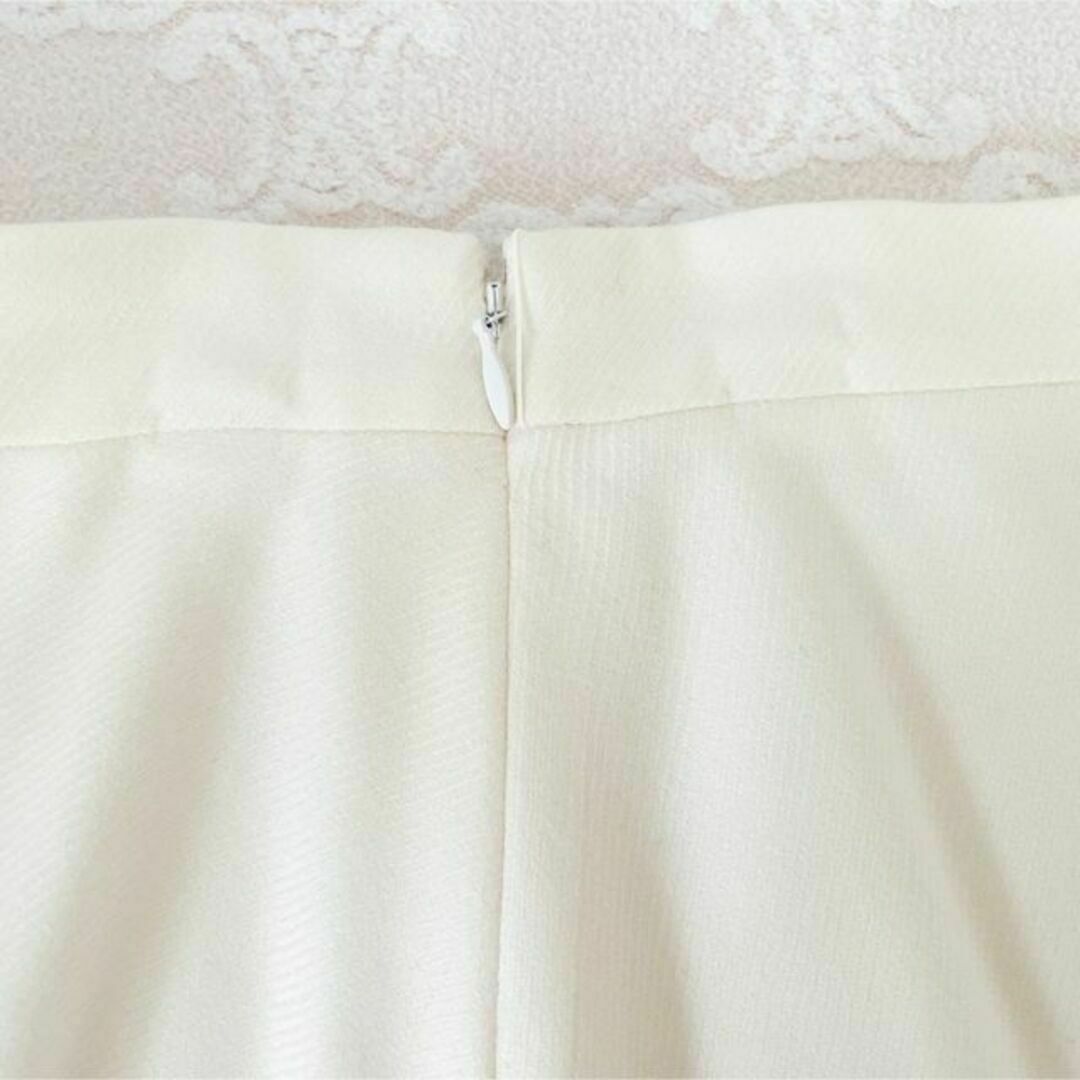 ef-deエフデ　ウールスカート　ホワイト白系　パールリボン　未使用品 レディースのスカート(ひざ丈スカート)の商品写真