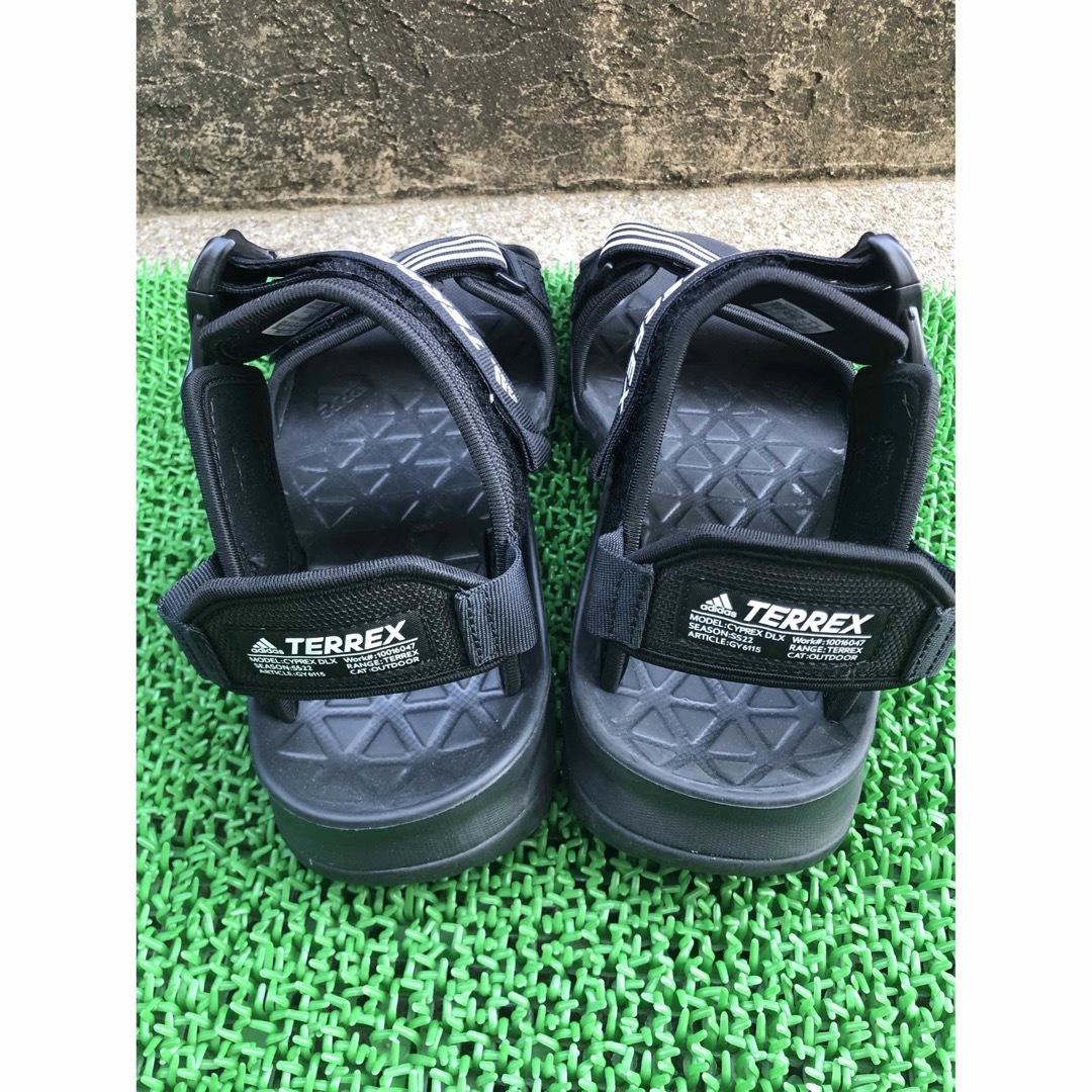 adidas(アディダス)のアディダス　adidas サンダル　27.5cm メンズの靴/シューズ(サンダル)の商品写真
