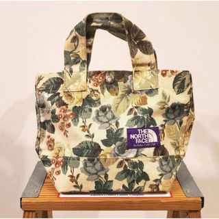 ザノースフェイス(THE NORTH FACE)の極美品 THE NORTH FACE PURPLE LABEL 花柄トートバッグ(トートバッグ)