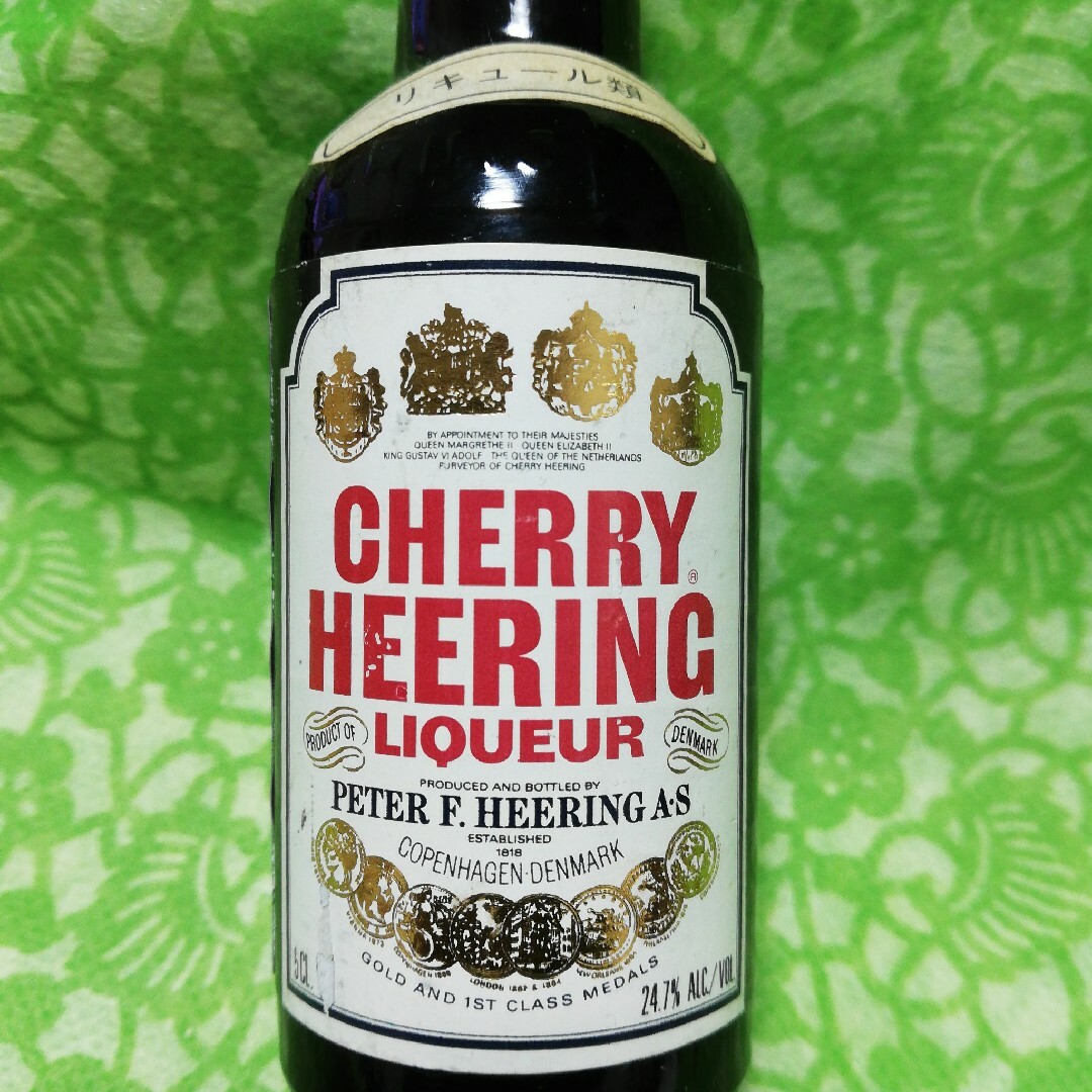 古酒　リキュール　CHERRY HEERING 50ml　デンマーク 食品/飲料/酒の酒(リキュール/果実酒)の商品写真