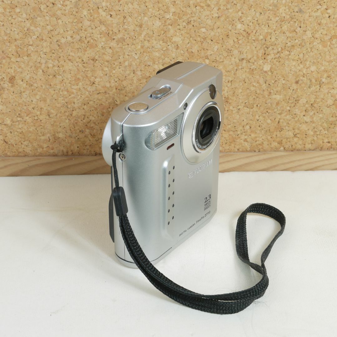 富士フイルム(フジフイルム)のFujifilm Finepix 2700 CCD  スマホ/家電/カメラのカメラ(コンパクトデジタルカメラ)の商品写真