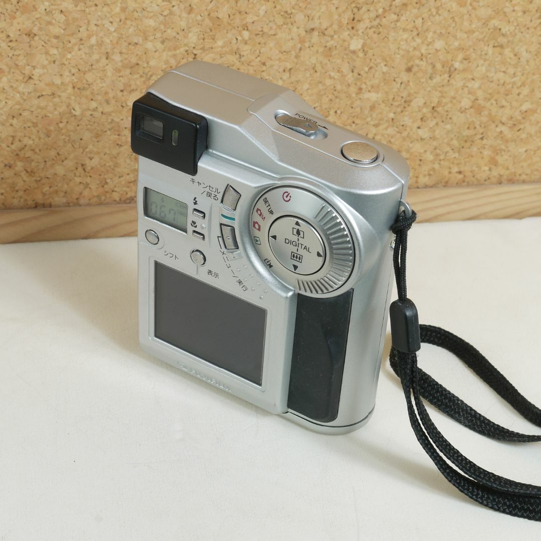 富士フイルム(フジフイルム)のFujifilm Finepix 2700 CCD  スマホ/家電/カメラのカメラ(コンパクトデジタルカメラ)の商品写真