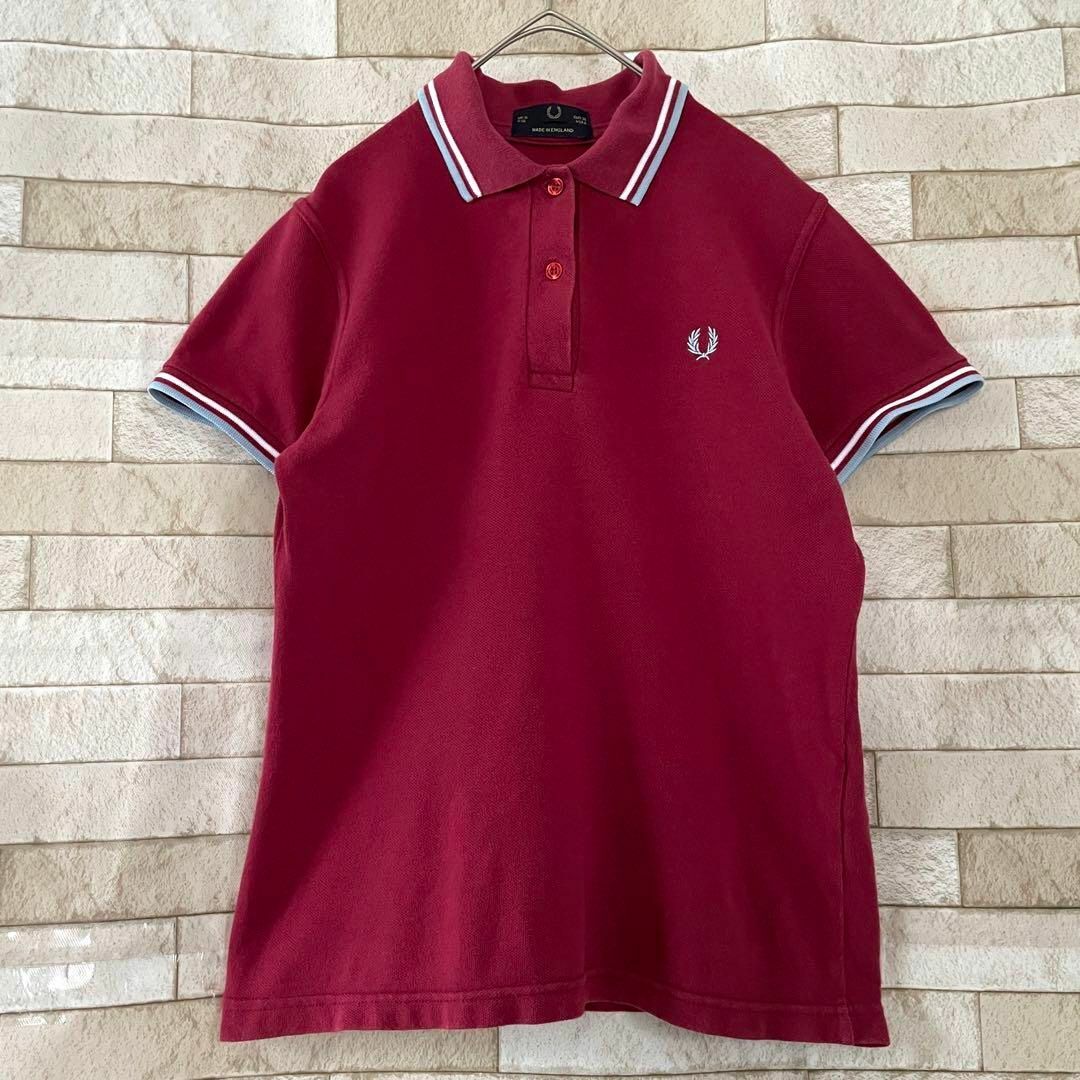 FRED PERRY(フレッドペリー)のフレッドペリー イングランド製 ポロシャツ 半袖 刺繍 ボルドー M レディースのトップス(ポロシャツ)の商品写真