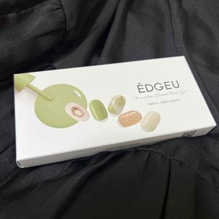 EDGEU 貼るジェルネイル(ネイル用品)